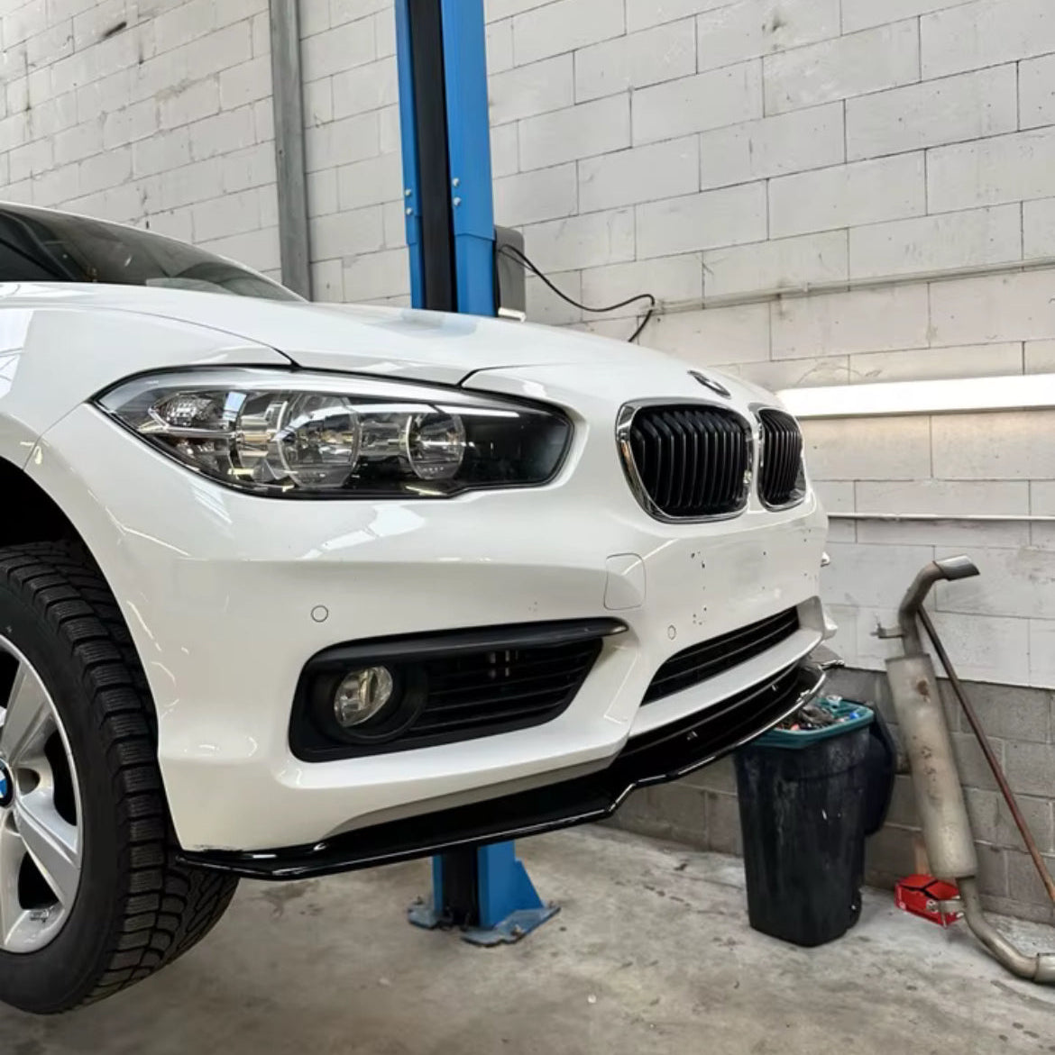 BMW 1 SERIES F20 GLOSS BLACK 3 PIECE FRONT SPLITTER NON M SPORT (11–19)